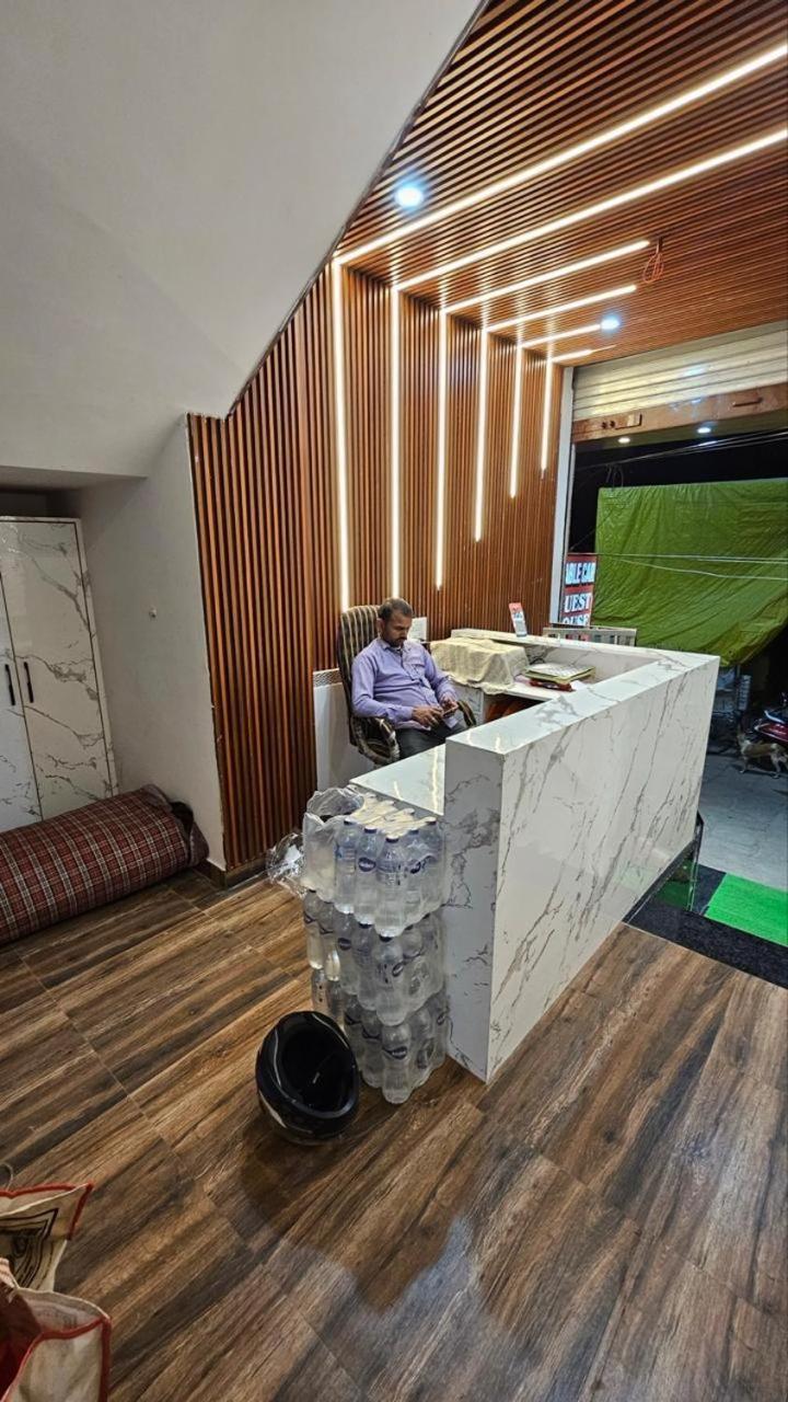Cable Car Hotel Varanasi Exterior foto